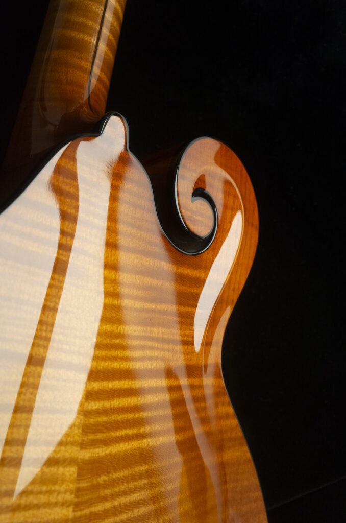 Custom Mandolin F5 / handmade mandolin style F with strong projection and bluegrass character / Coall Instruments