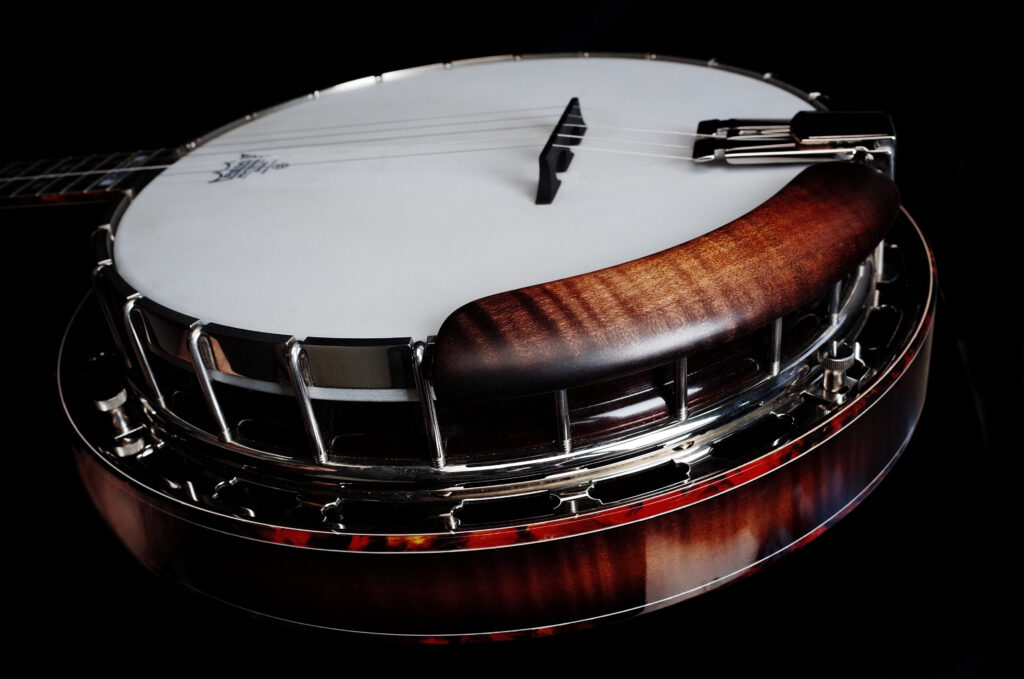 Custom Banjo Cardus / handmade built banjo with balanced tone and unique visual identity / Coall Instruments
